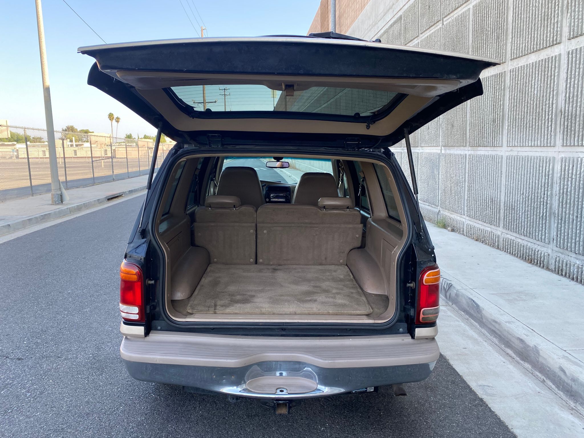 2000 Ford Explorer Eddie Bauer