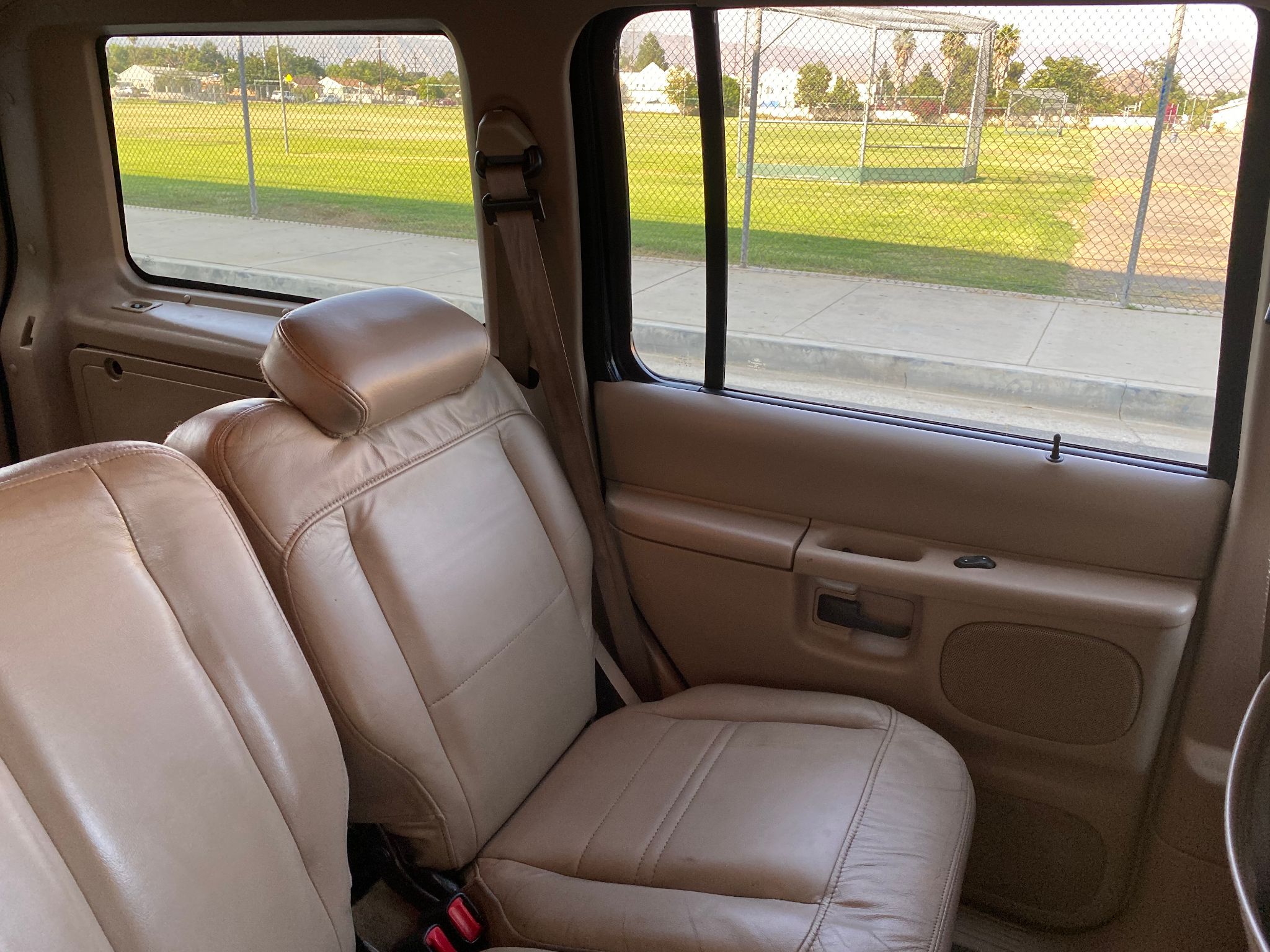 2000 Ford Explorer Eddie Bauer