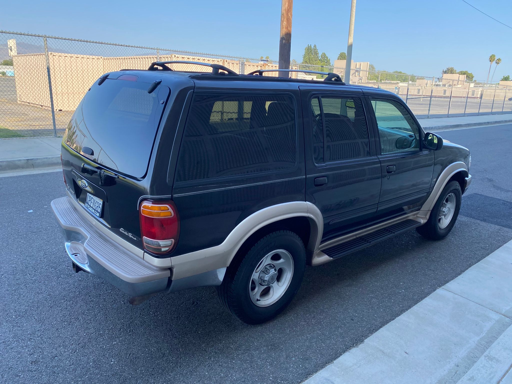 2000 Ford Explorer Eddie Bauer