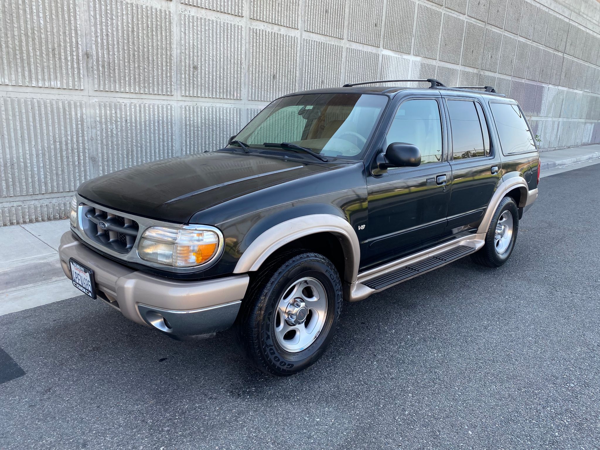 2000 Ford Explorer Eddie Bauer