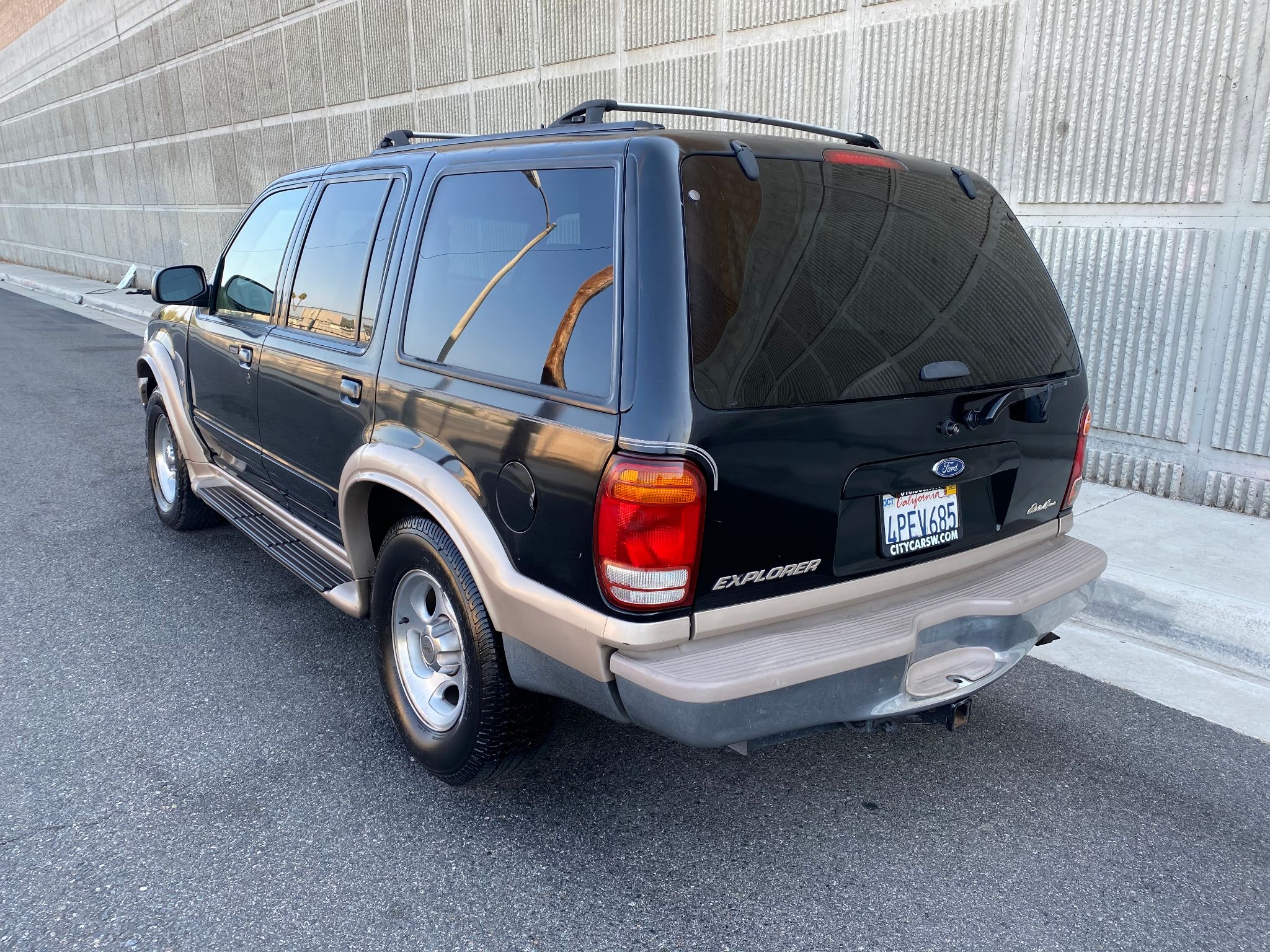 2000 Ford Explorer Eddie Bauer