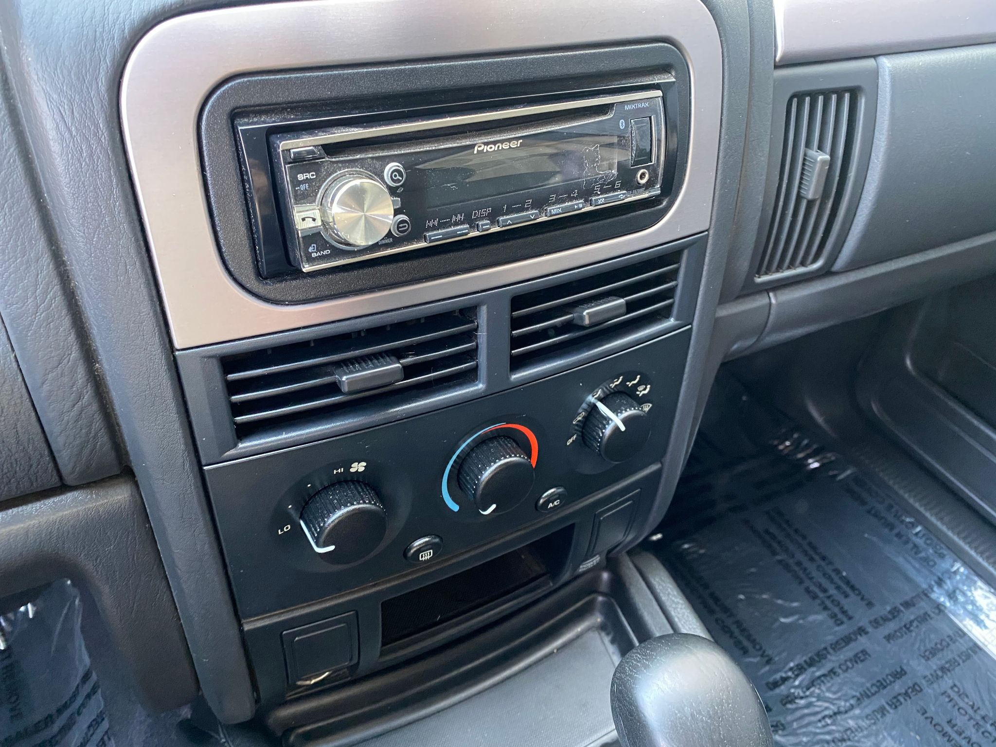 2004 Jeep Grand Cherokee Laredo
