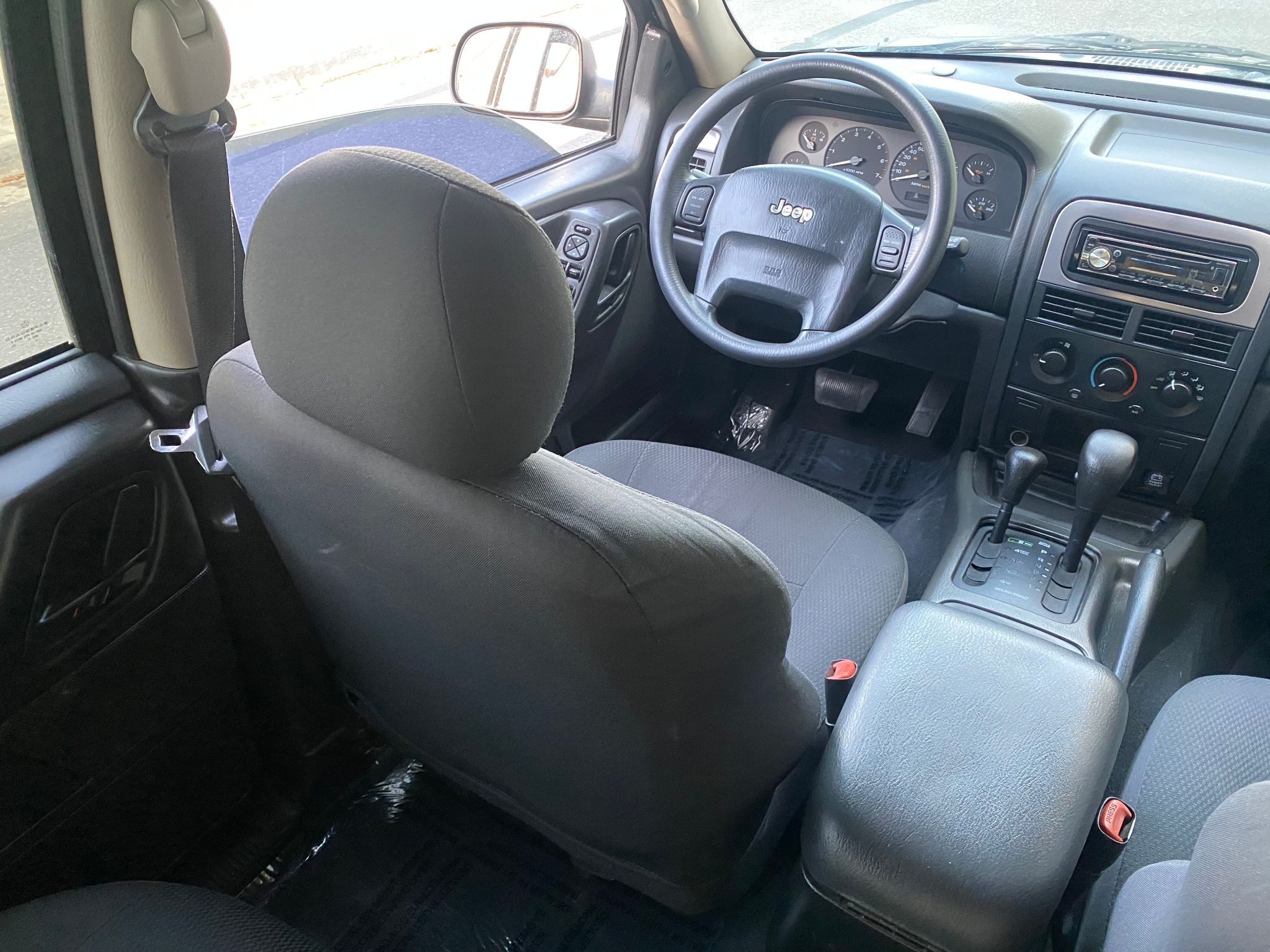2004 Jeep Grand Cherokee Laredo