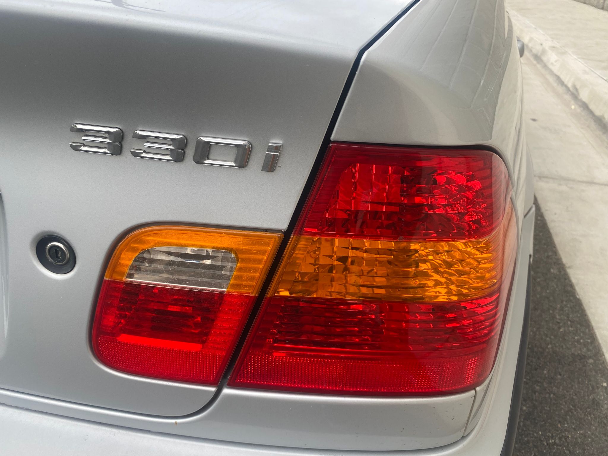 2003 BMW 3 Series 330i