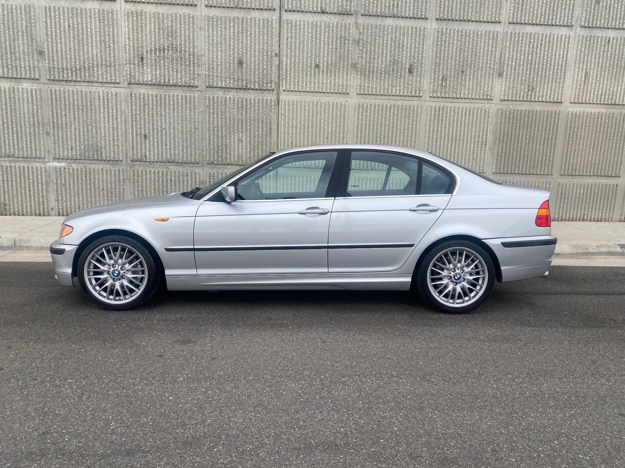 2003 BMW 3 Series 330i