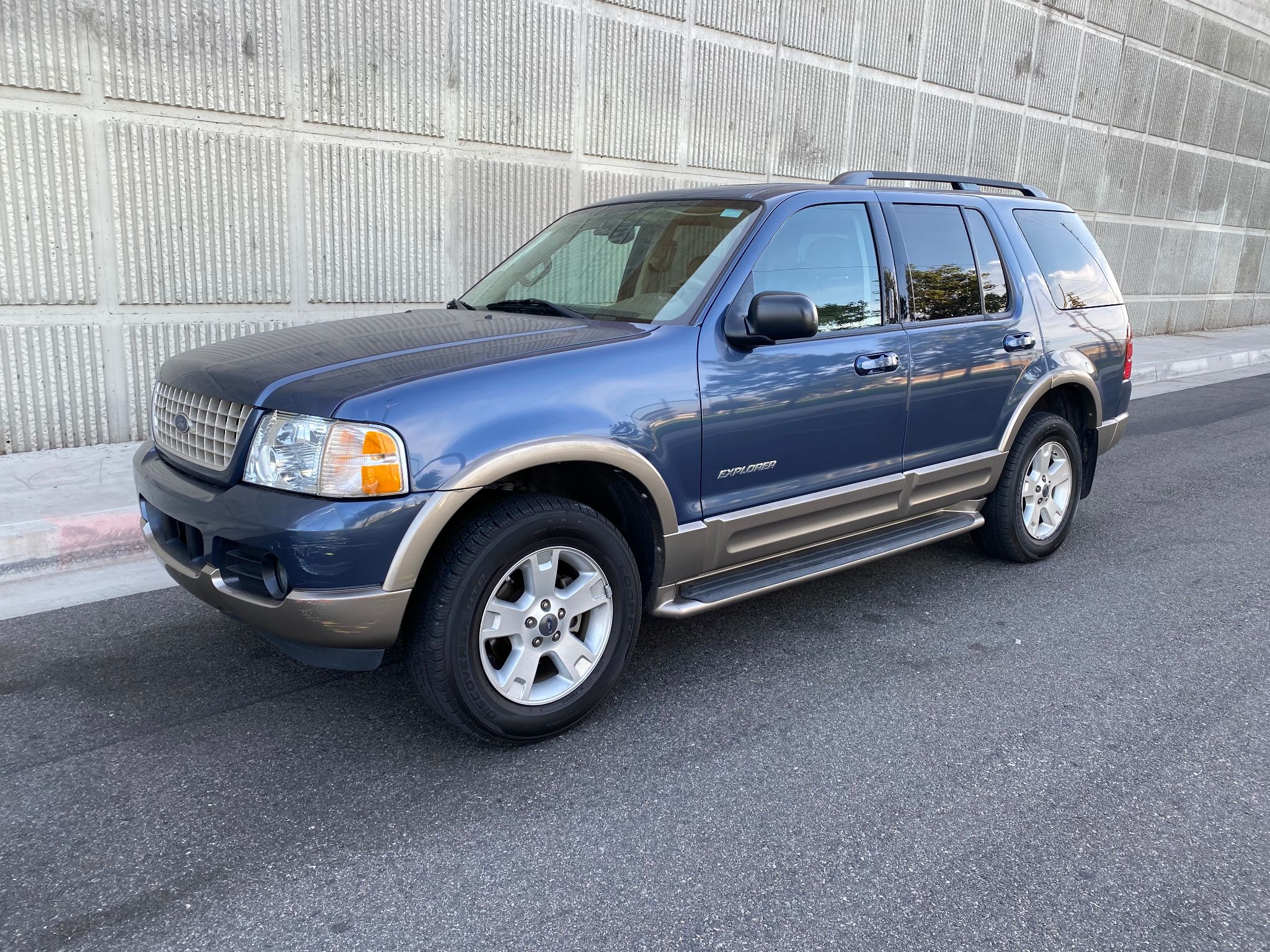 2004 Ford Explorer Eddie Bauer