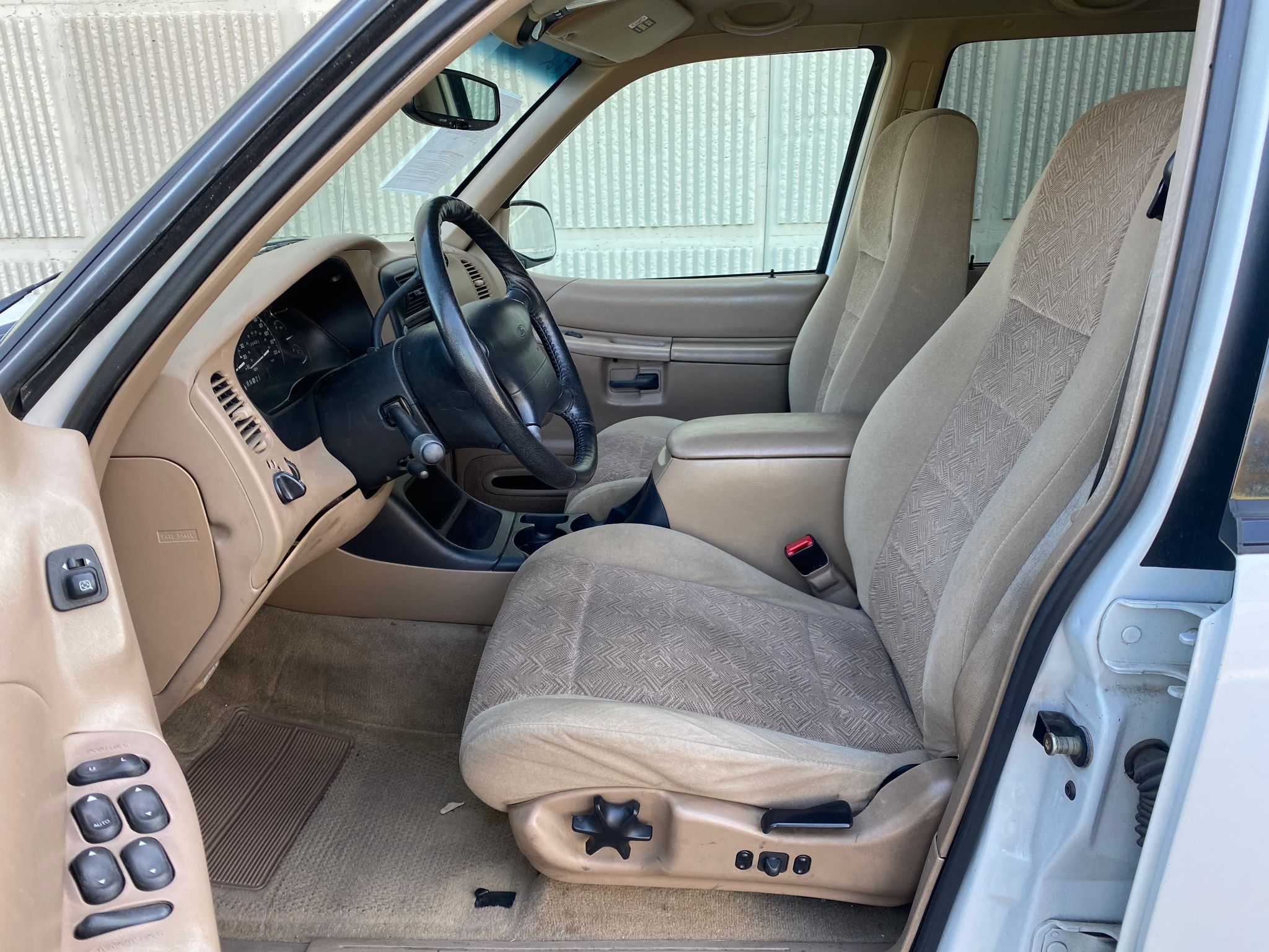 2000 Ford Explorer XLT