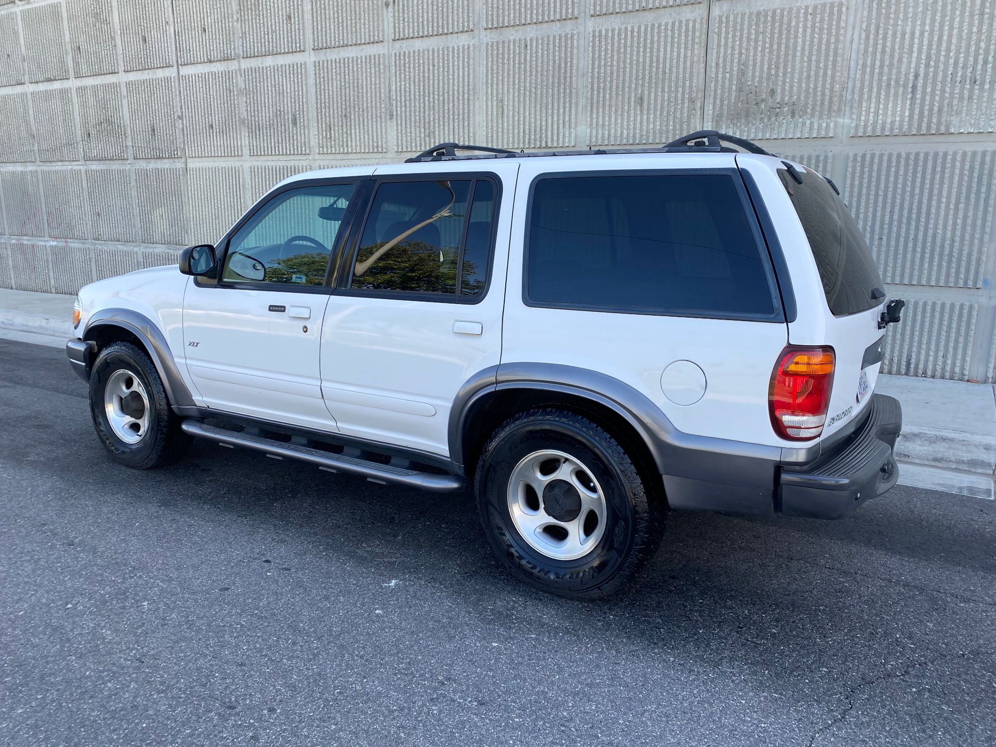 2000 Ford Explorer XLT