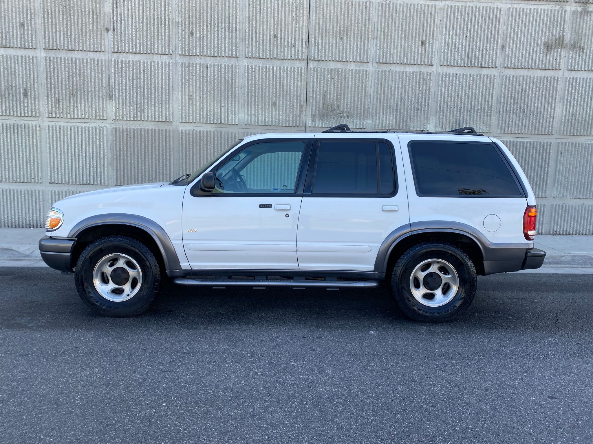 2000 Ford Explorer XLT
