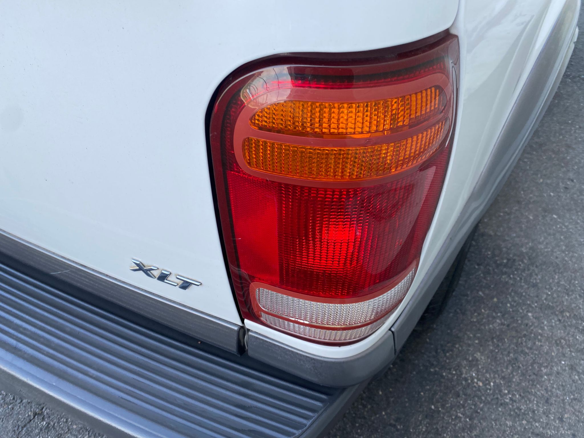 2000 Ford Explorer XLT